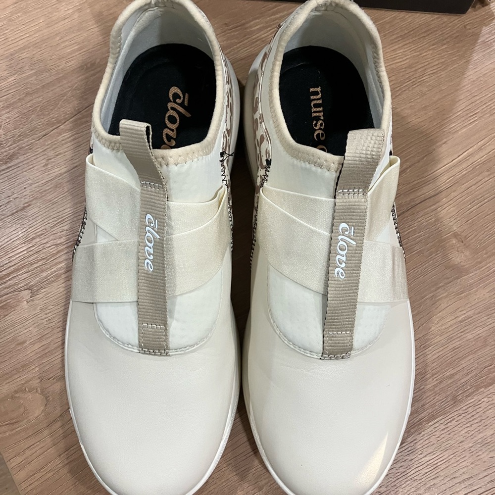 Clove Clara Women's Cream/Animal Print Nurse Athletic Shoes